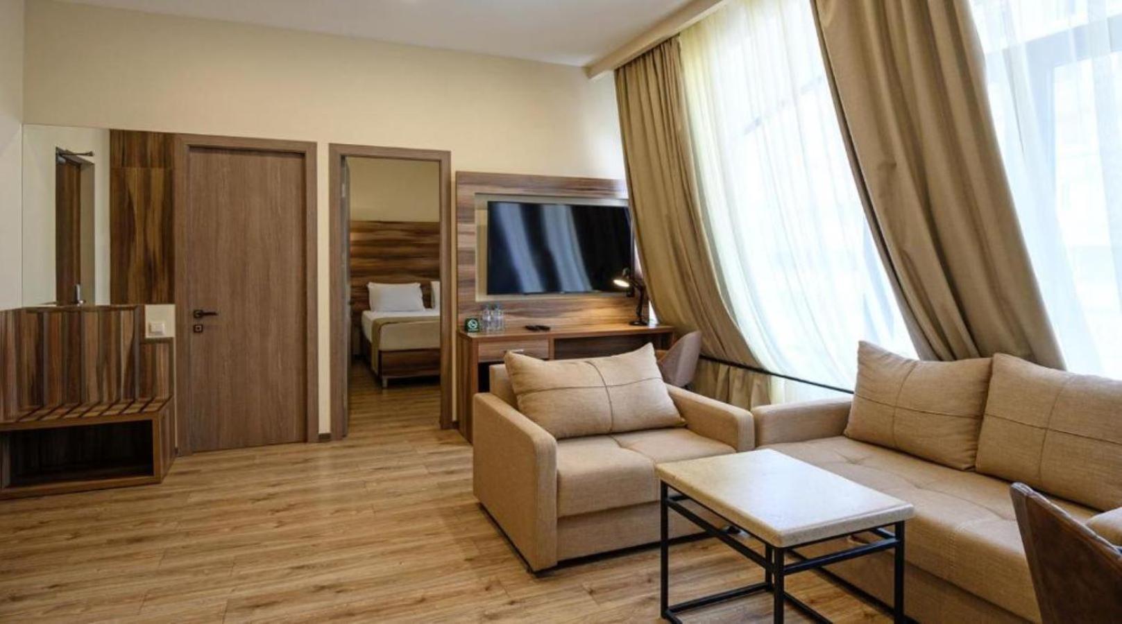 Nacho Hotel 耶烈万 外观 照片